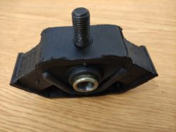 Gummilager Getriebeaufhngung/ Getriebelager 460/461/463 z.b. fr GL76 Getriebe verstrkt